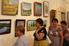 Работа выставки картин камышловских художников Вдохновение-2016